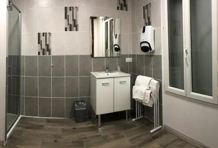 Logis Restaurant Metropole ホテル ミランド