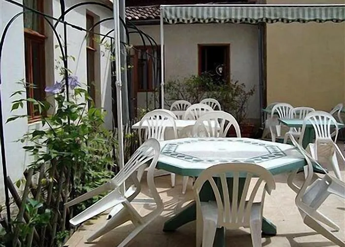 ホテル Logis Restaurant Metropole 3*