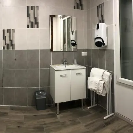 Logis Restaurant Métropole Hotel Mirande (Gers)